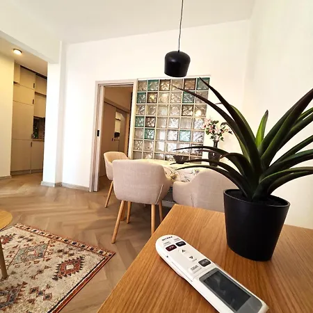 Serdika Elegance - Quiet Luxury In Апартамент